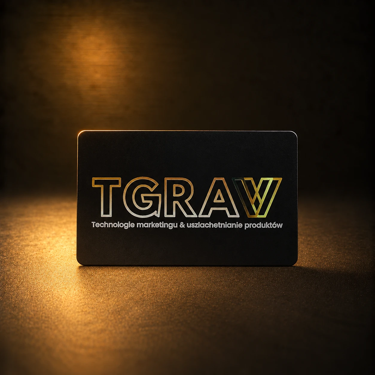 Czarna wizytówka NFC z logo TGRAV