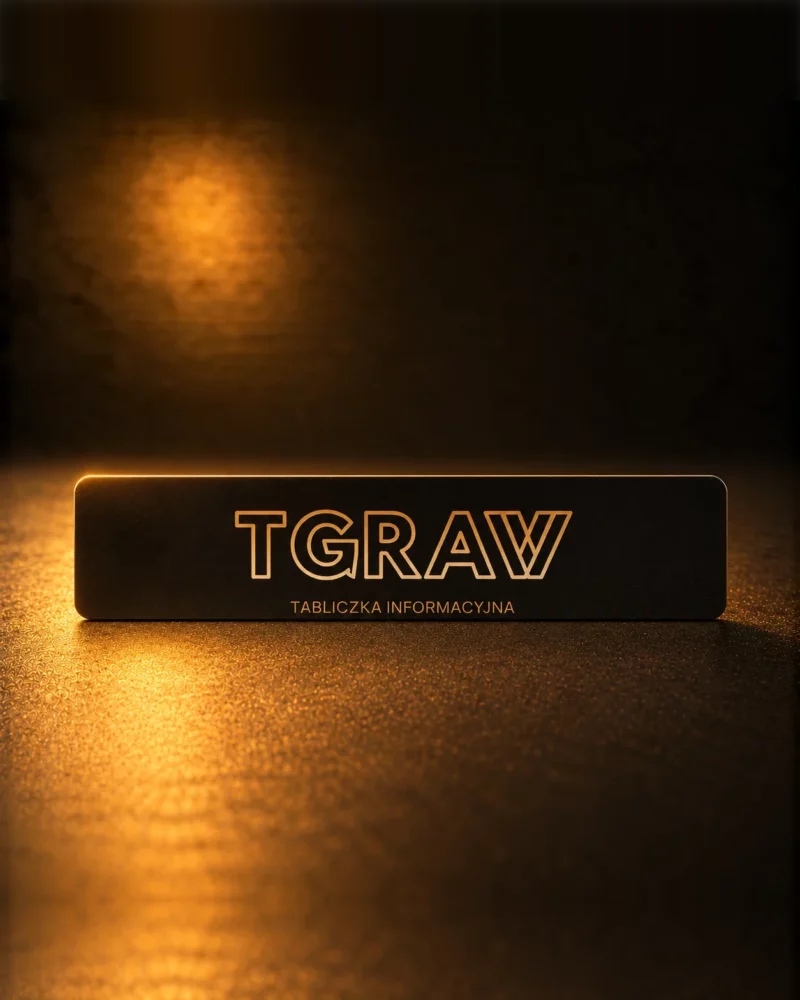Czarna tabliczka informacyjna z logo TGRAV - druk 3D, tgrav